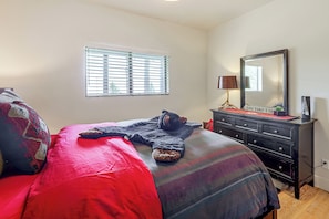 3 Schlafzimmer, Schreibtisch, Internetzugang, Bettwäsche