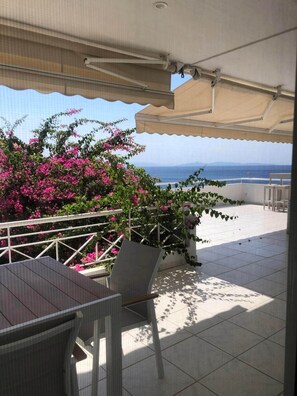 Outdoor dining - To complete (Saronida)