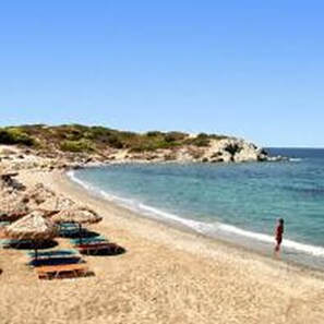 Sea la vie 26 local beach sunbeds