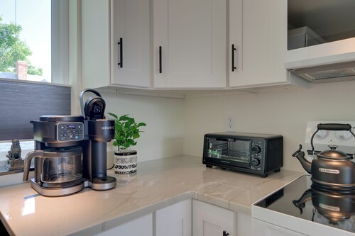 1 Mi to UM Campus! Newly Built Apt w/ Side Yard