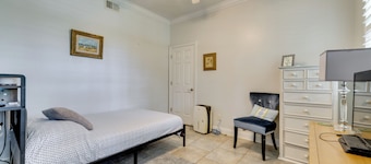 Pool, Patio + Game Room! Secluded Montverde Home
