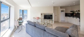 Modern 2-Bed Near Luas & Dublin Mountains