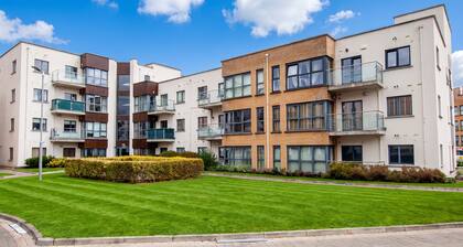 Modern 2-Bed Near Luas & Dublin Mountains