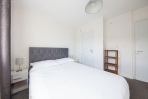 2 chambres, bureau, Wi-Fi gratuit, draps fournis