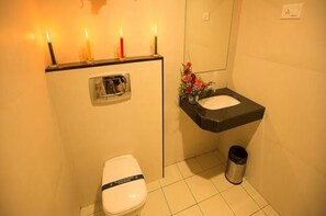 Quarto casal luxo | Banheiro | Produtos de toalete grátis, secador de cabelo (mediante solicitação)