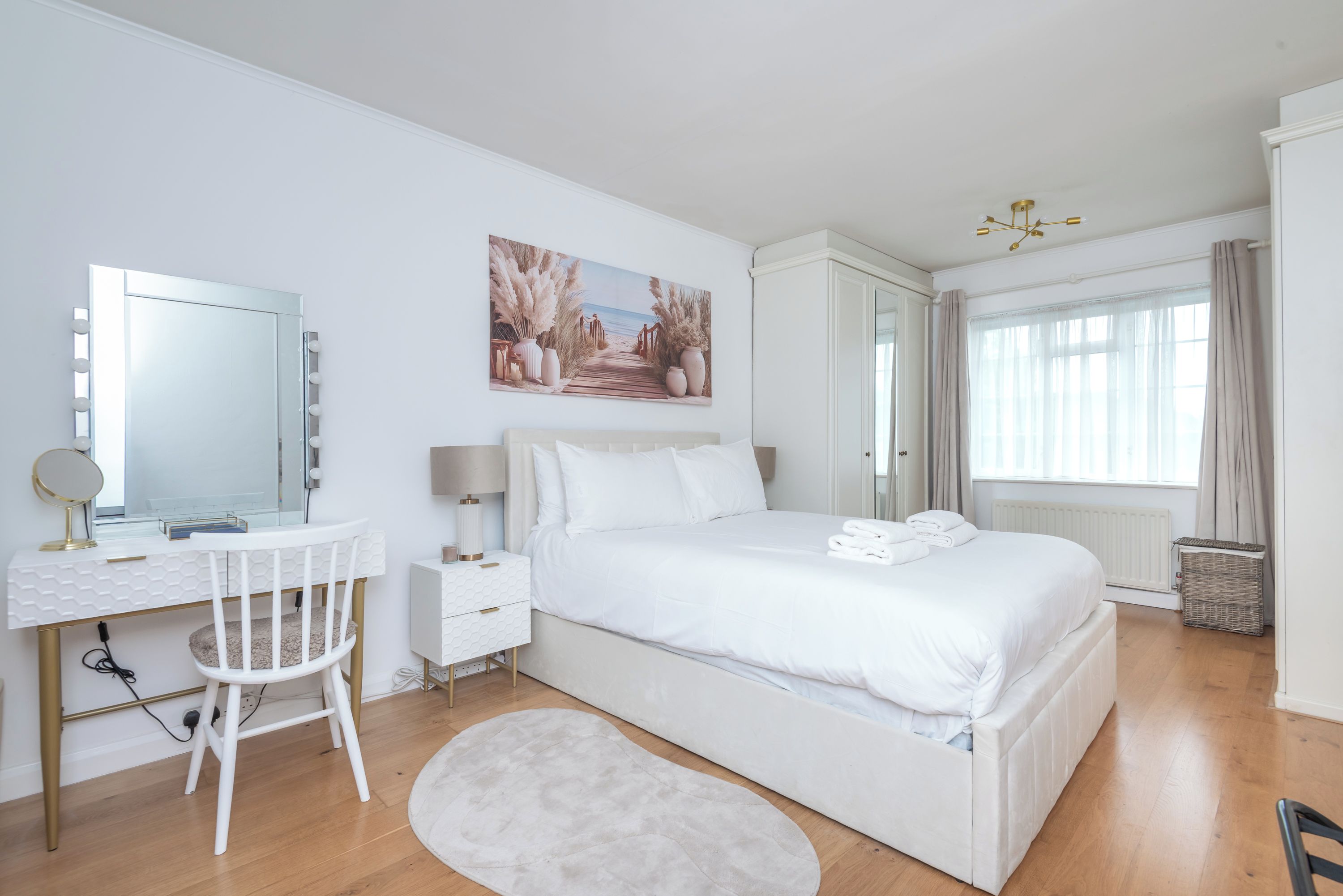 3 bedrooms, iron/ironing board, Internet, bed sheets