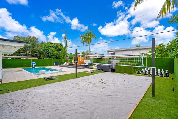 Miami Resort Villa With Jacuzzi & Sauna - Sunny Isles Beach, FL
