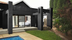 Terrace/patio - Nest24 Evans Park Private & Cosy Guest Suite 1 (Johannesburg)