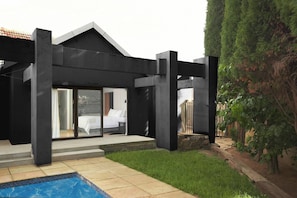 Unclassified image, 4 of 21, button - Nest24 Evans Park Private & Cosy Guest Suite 1 (Johannesburg)
