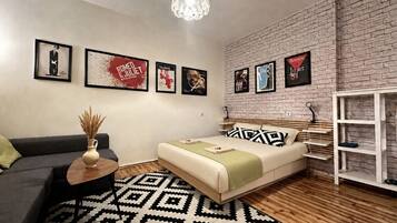 1 habitación, tabla de planchar con plancha, wifi y ropa de cama