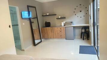 Room, 1 Bedroom, Patio | 1 bedroom