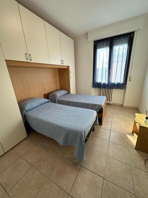 2 Schlafzimmer, Bügeleisen/Bügelbrett, kostenloses WLAN