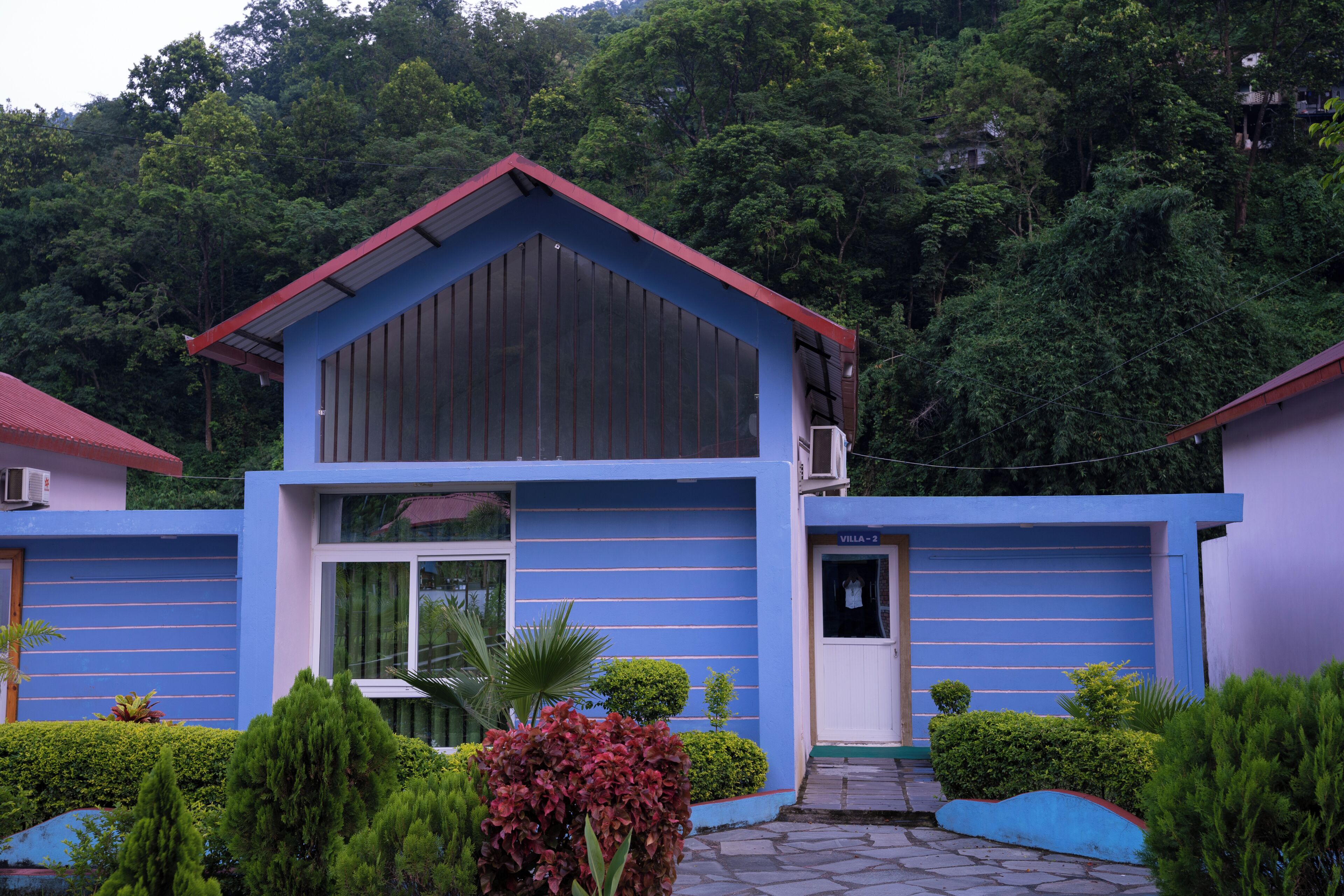 Villa de lujo, balcón, vistas al río | Exterior