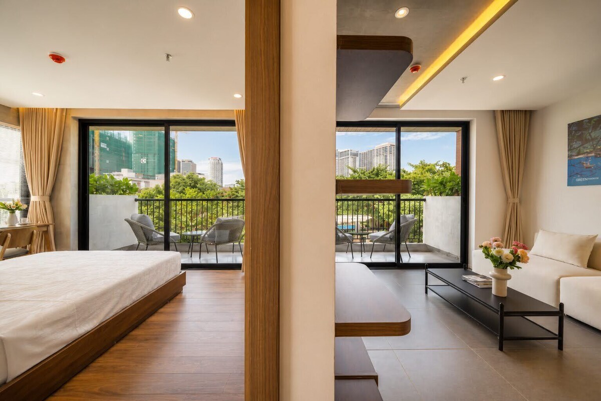Apartamento, 2 habitaciones, vistas a la ciudad (Ocean Facing) | Cortinas opacas, sistema de insonorización, wifi gratis