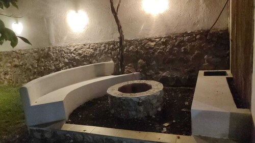 A private country home away from the noise; with a pool and terrace, ideal for nudism