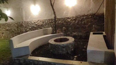 A private country home away from the noise; with a pool and terrace, ideal for nudism