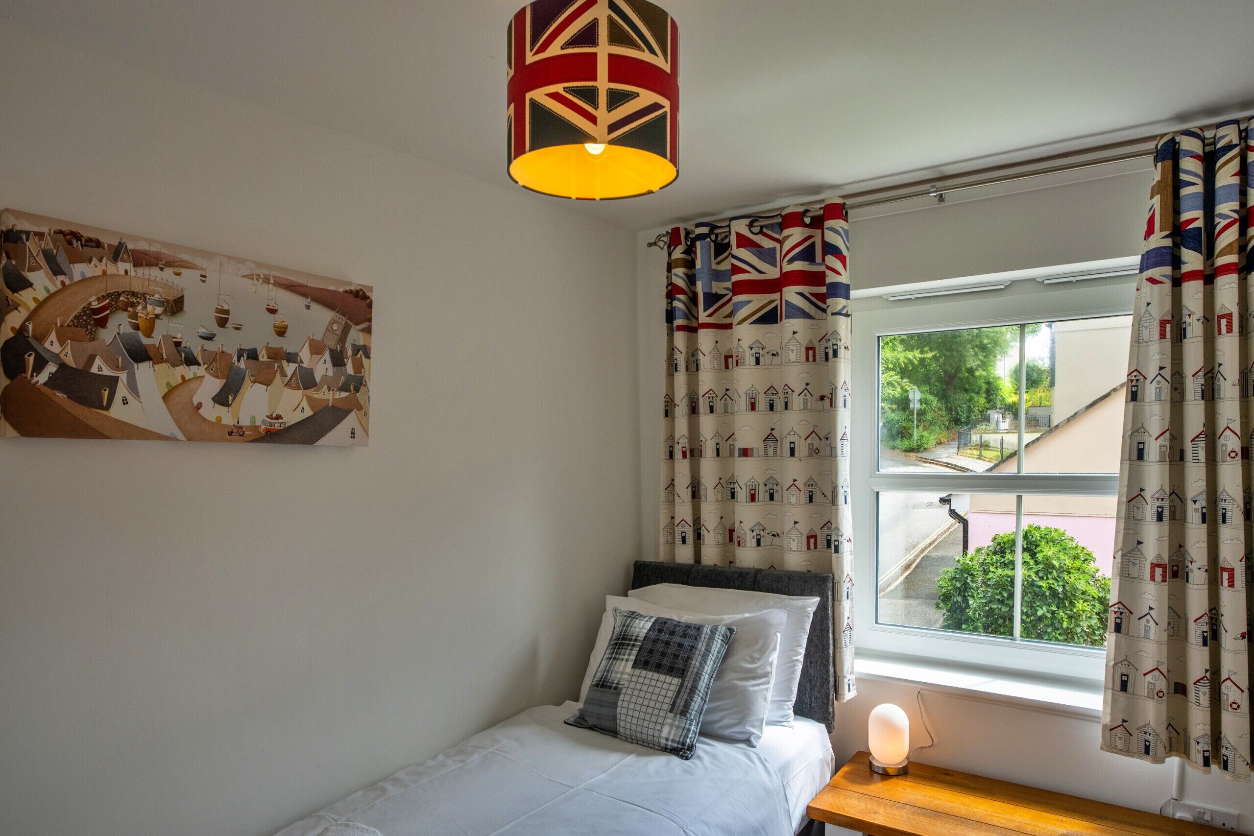 Iron/ironing board, WiFi (free), bed sheets