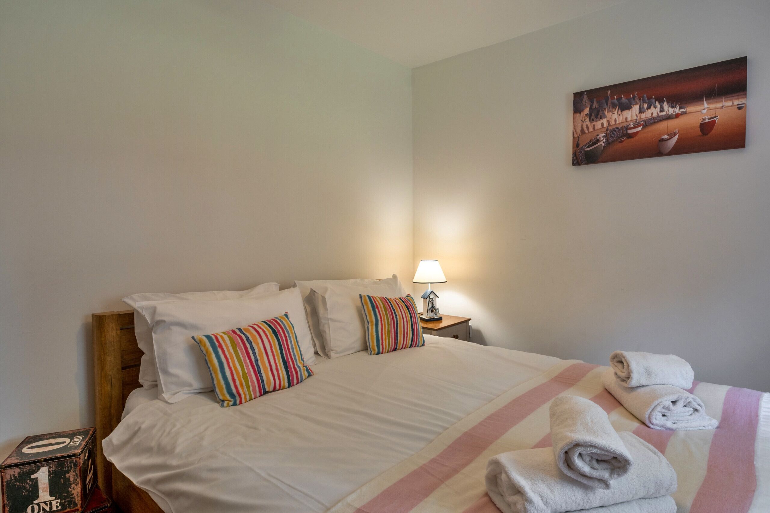 Iron/ironing board, WiFi (free), bed sheets