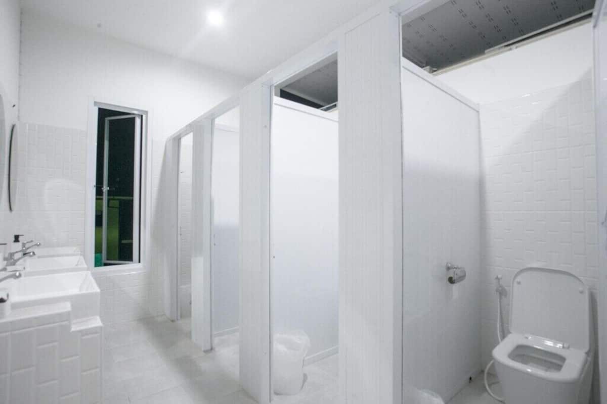 Dormitorio compartido económico | Baño