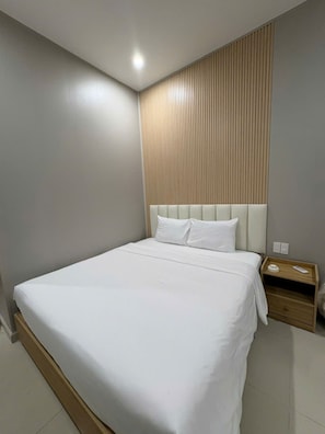 Deluxe Double Room, Balcony, City View - Maris Beachside Hotel Da Nang (An Hai)