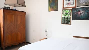 2 bedrooms