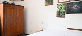 A51 – Ancona, elegant three-room apartment in the historic center