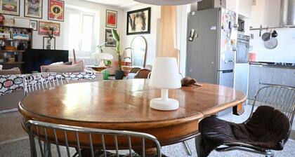 A51 – Ancona, elegant three-room apartment in the historic center