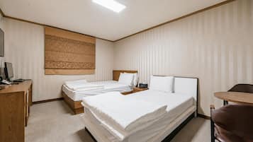Twin Room | WiFi (free), individually decorated, individually furnished