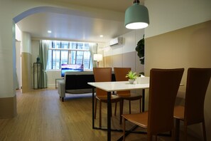 Classic Triple Room | Dining - Pratunam Design Boutique (Krung Thep Maha Nakhon)