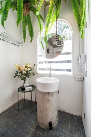 Deluxe Double Room, Patio, City View | Bathroom - Pratunam Design Boutique (Krung Thep Maha Nakhon)