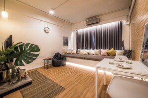 Standard Quadruple Room, City View | Living area - Pratunam Design Boutique (Krung Thep Maha Nakhon)