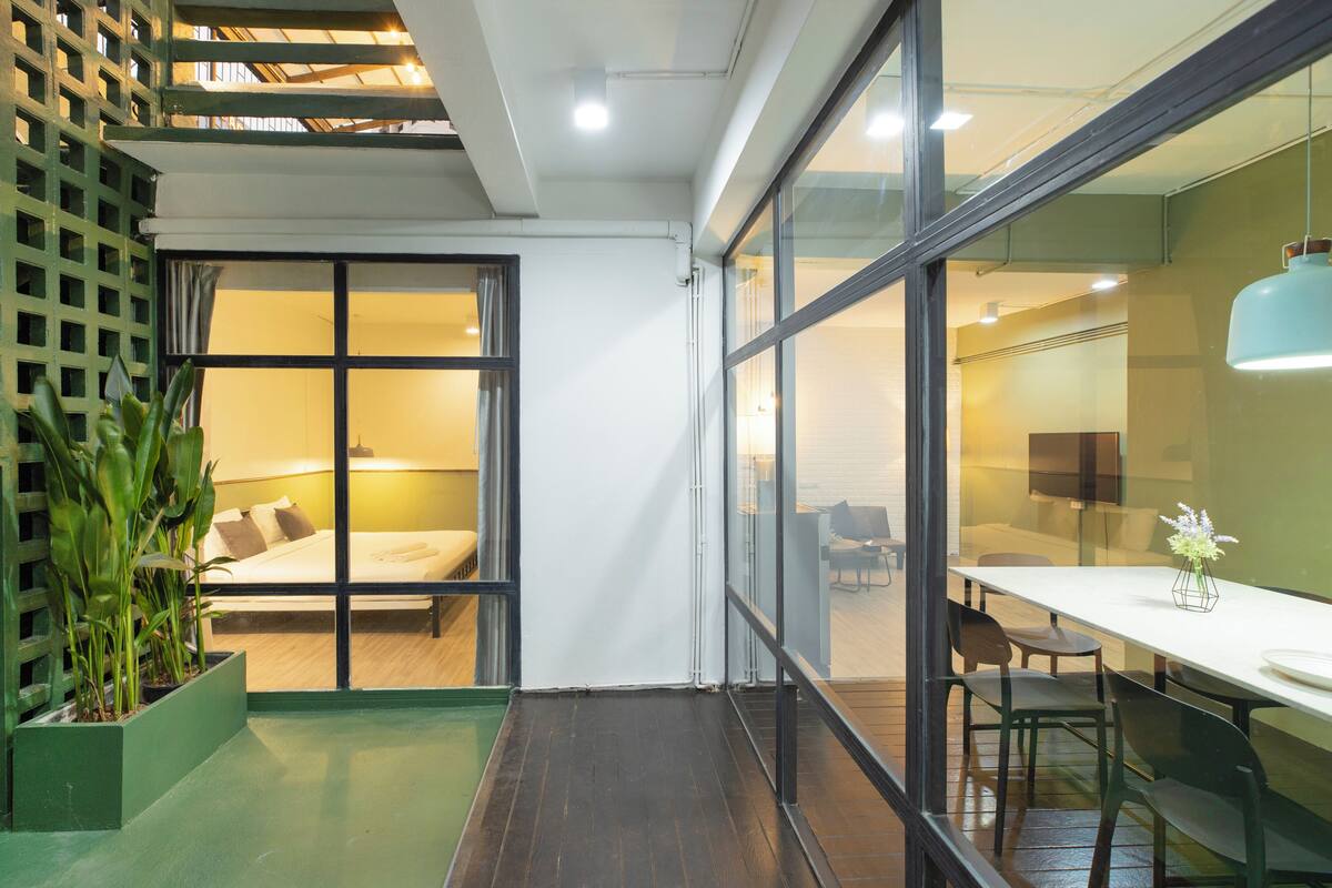 Luxury Triple Room, Patio, City View | WiFi (free)