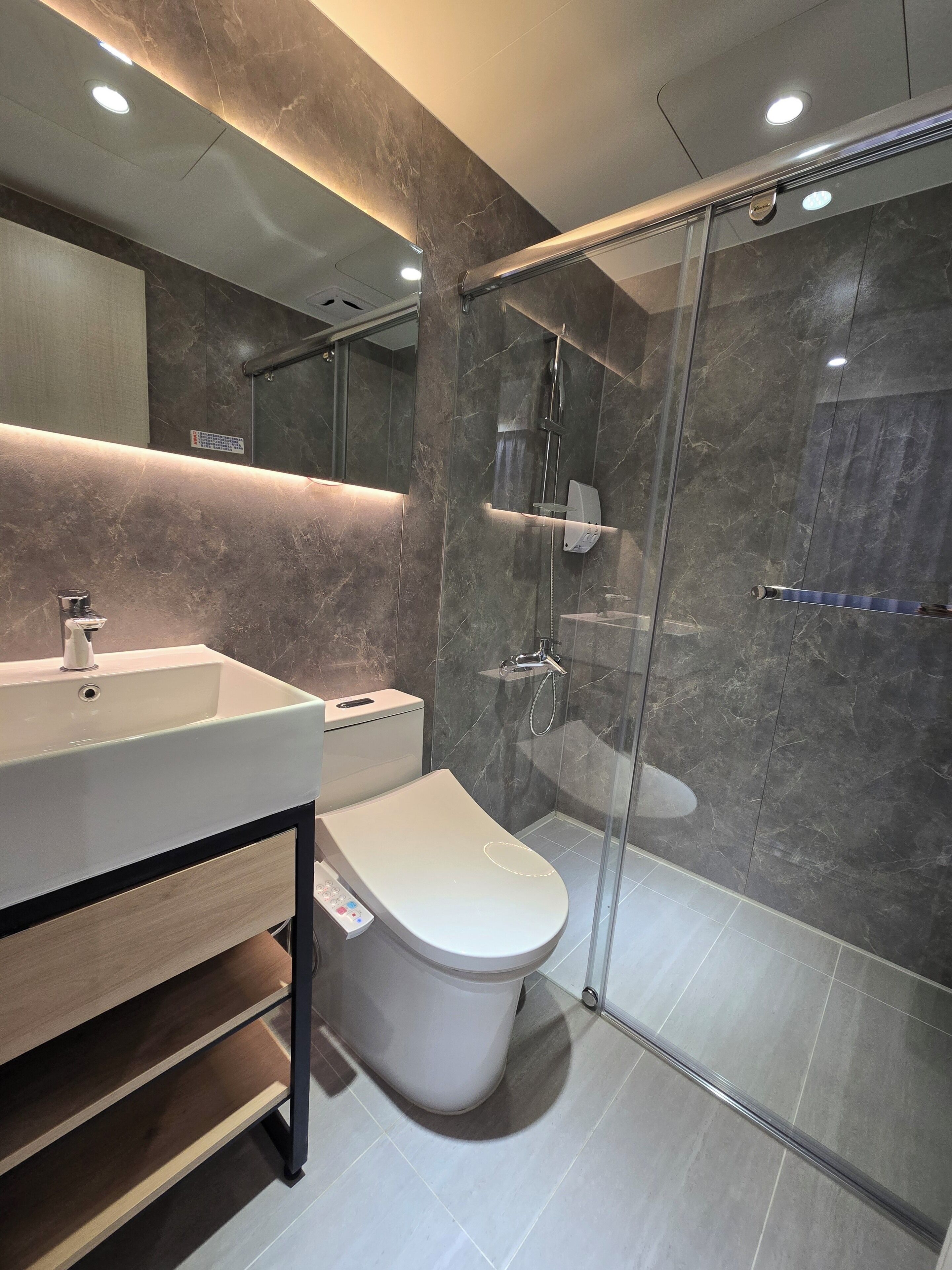Superior Quadruple Room, 2 Double Beds, Private Bathroom | Bathroom | Shower, hair dryer, towels, soap