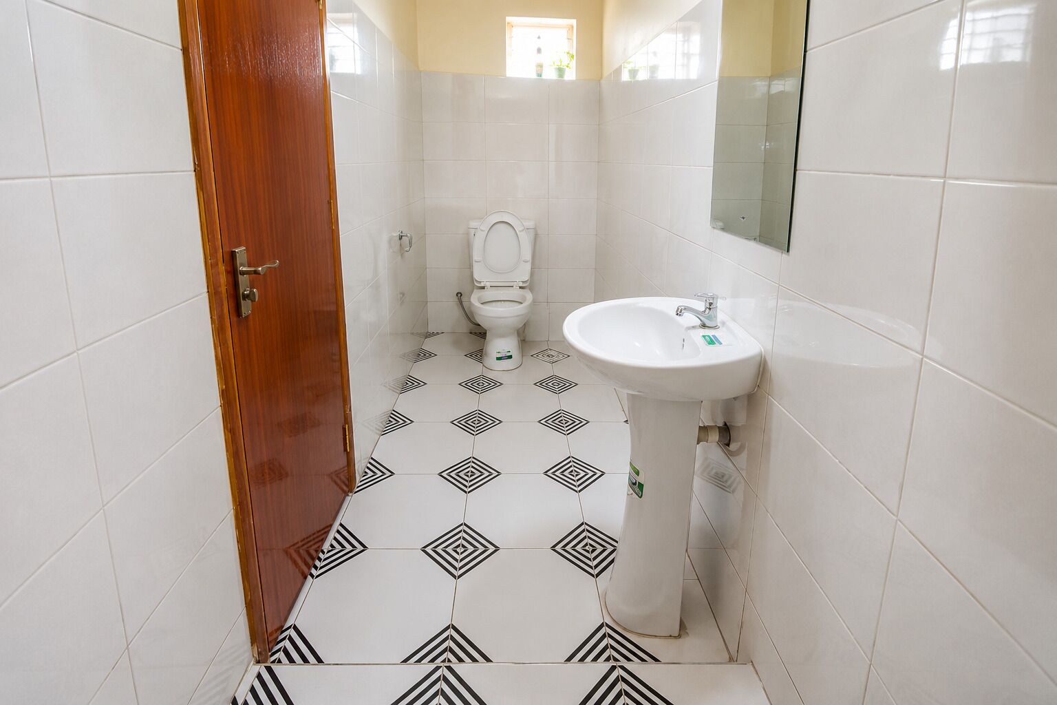 Shower, free toiletries, soap, toilet paper