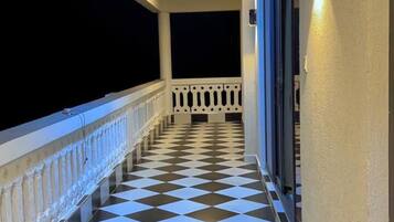 Deluxe Apartment, Balcony, Garden View | Balcony