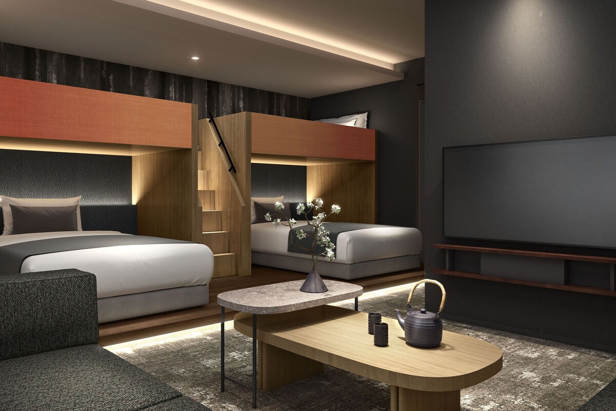 In-room safe, WiFi (free), bed sheets