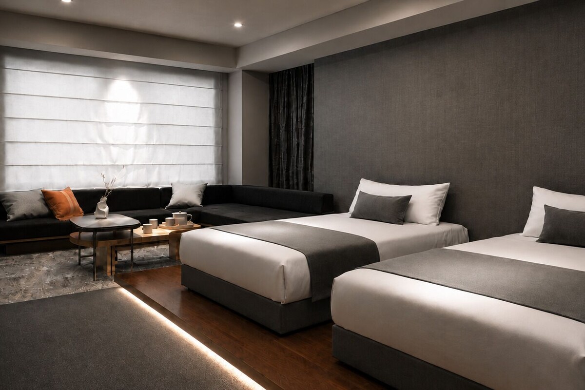 In-room safe, WiFi (free), bed sheets