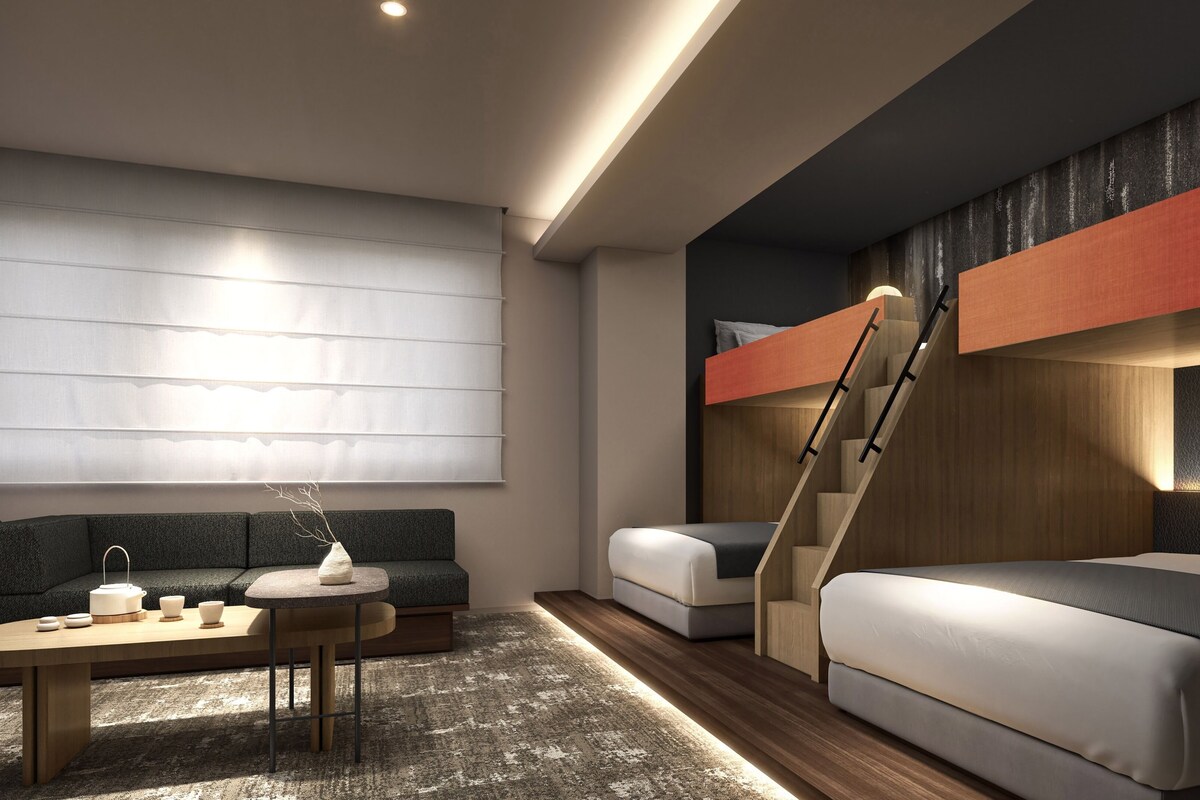 In-room safe, WiFi (free), bed sheets