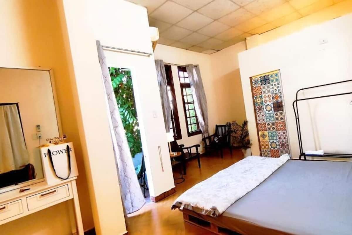 Standard Double Room, Balcony, Courtyard View | Blackout drapes, WiFi (free)