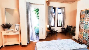 Standard Double Room, Balcony, Courtyard View | Blackout drapes, WiFi (free) - Sami Homestay (Hai Chau)