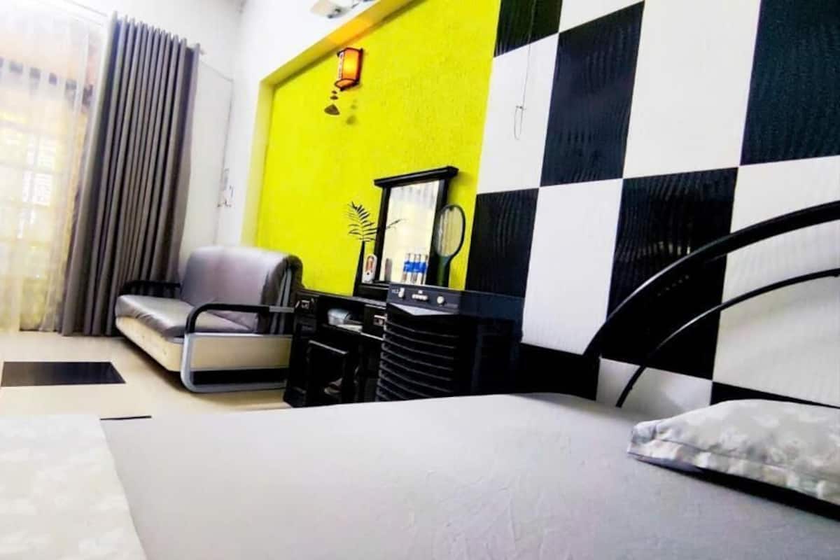 Family Shared Dormitory, Courtyard View | Blackout drapes, WiFi (free)