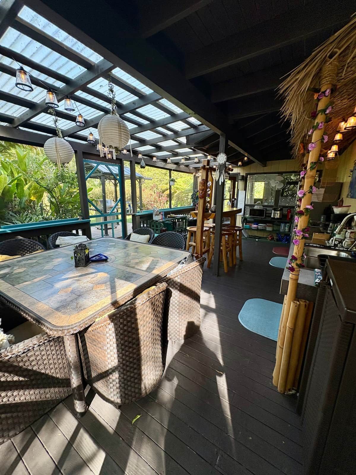 Outdoor dining
