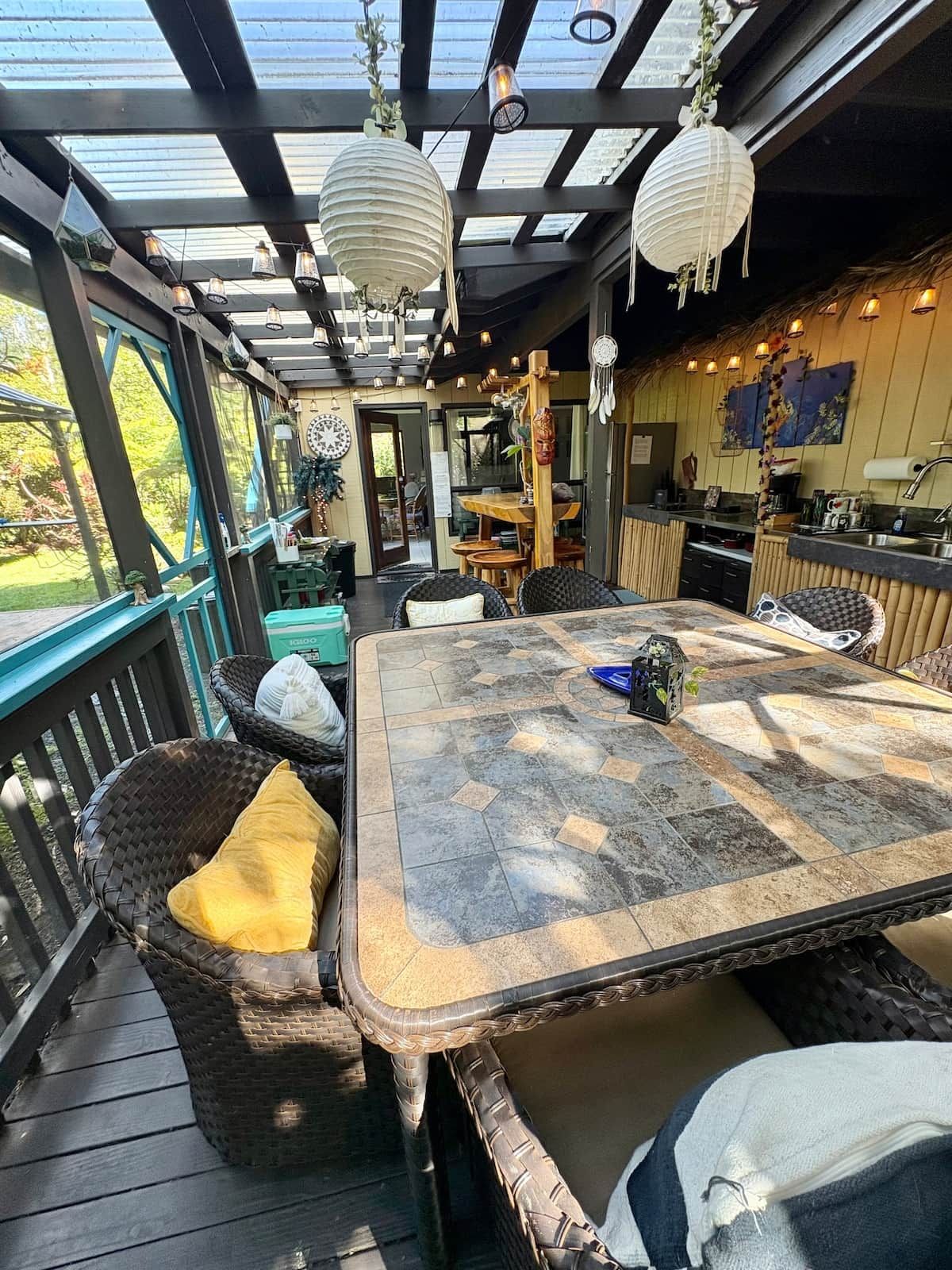 Outdoor dining