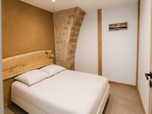 Accès Internet, draps fournis