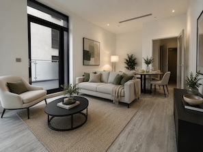 Living area - 1 & 2 Bed Chic Apartments near Battersea Central London FREE WIFI & AIRCON (London)