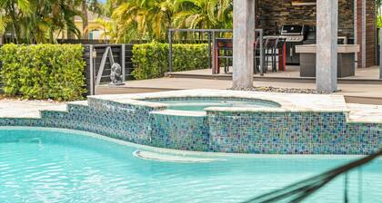 Luxury Villa with Pool & Sports Court