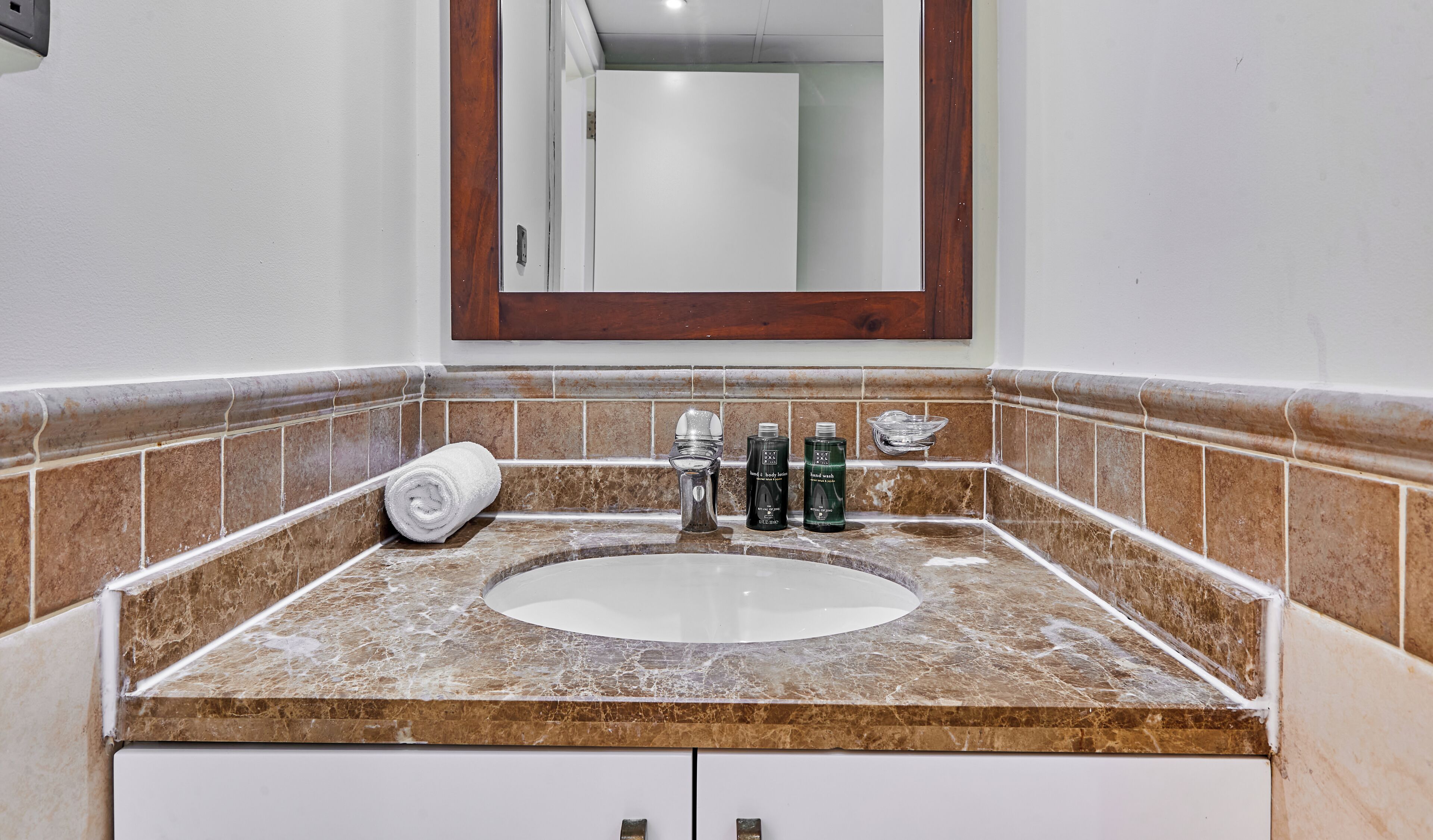 Deluxe Apartment, Balcony | Bathroom