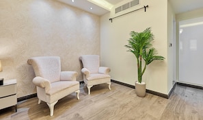 Interior - bnbme - Al Badia Hillside - 3B w Maids (Dubai)