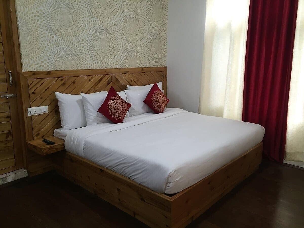 Deluxe Room, Balcony, Mountain View