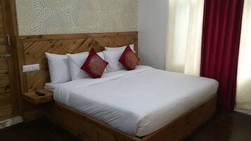 Deluxe Room, Balcony, Mountain View